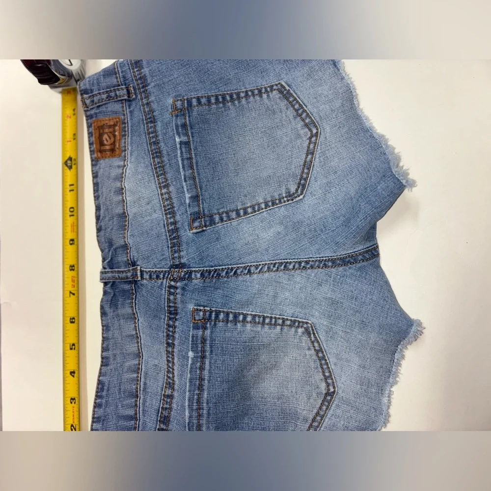 LEI Blue Denim Studded Cutoff Shorts - Picture 4 of 4